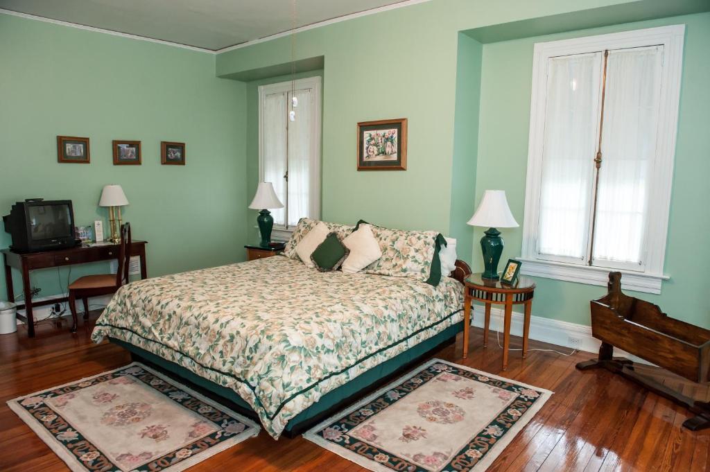 Cedars & Beeches Bed & Breakfast ลองแบรนช์ ภายนอก รูปภาพ