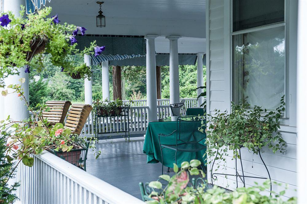 Cedars & Beeches Bed & Breakfast ลองแบรนช์ ภายนอก รูปภาพ