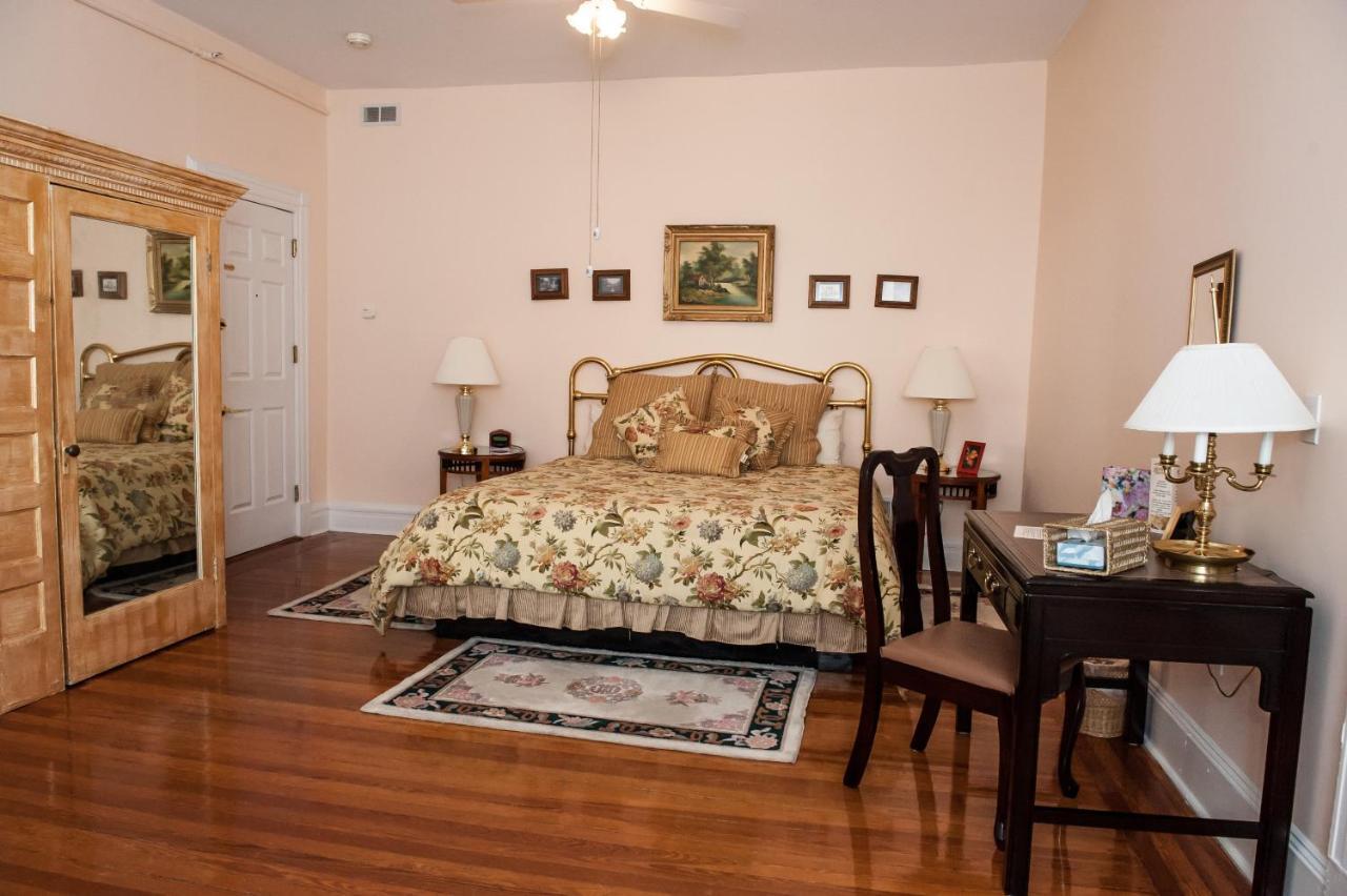 Cedars & Beeches Bed & Breakfast ลองแบรนช์ ภายนอก รูปภาพ