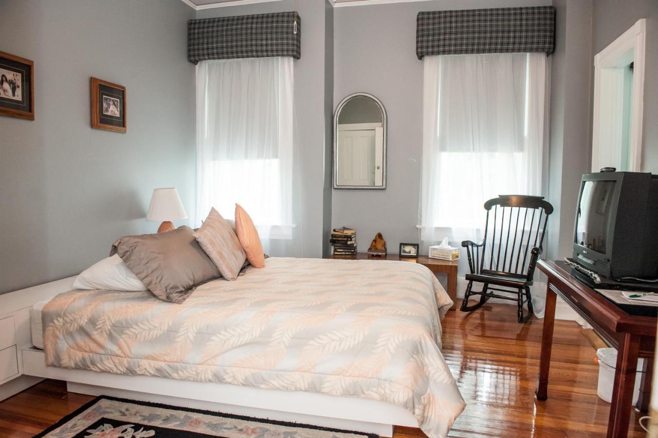 Cedars & Beeches Bed & Breakfast ลองแบรนช์ ภายนอก รูปภาพ